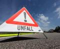 Bild: Karl-Josef Hildenbrand/dpa
Der Unfall ereignete sich auf einer Staatsstraße bei Geiselwind in Unterfranken. (Symbolbild)