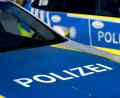 Bild: Sven Hoppe/dpa
Bei einer Wohnungsdurchsuchung findet die Polizei Hinweise nach dem Diebstahl in einem Unternehmen. (Symbolbild)