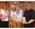Bild: Josef Rosner
Michaela Günthner (links) und Melanie Wenisch gaben einen ausführlichen Bericht über den Schafferhof, das Theres-Neumann-Museum und den Tourismus in Konnersreuth.