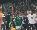 Bild: Silvia Izquierdo/AP/dpa
Muss zwei Spiele aussetzen: Englands Jarell Quansah (r).