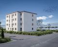 Bild: Gebr. Donhauser
Im Schwandorfer Stadtteil Ettmannsdorf entsteht in der Ettmannsdorfer Straße 46 ein neues Schülerwohnheim, das laut Entwurf so aussehen soll.