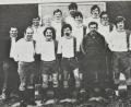 Bild: SV Pfrentsch/exb
Diese Fußballer bestritten das erste Verbandsspiel in der C-Klasse. In der ersten Reihe von links nach rechts: Theo Grötsch, Rudi Eschenbecher, Siegfried Preßl, Josef Rauch und Hans Preßl. In der zweiten Reihe von links nach rechts: Hans Preßl, Manfred Scholz, Georg Bauer, Gerhard Voit, Josef Hierold und Ewald Zetzl und in der dritten Reihe sind es Herbert Forster und Ewald Dengler.