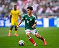 Bild: Tom Weller/dpa
Spieler Gilberto Mora gilt als Mexikos Wunder-Teenager. (Archivbild)