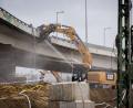 Bild: Christoph Soeder/dpa
Die Ringbahnbrücke in Berlin trug täglich sehr viel Verkehr. (Archivbild)