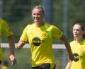 Bild: Bernd Thissen/dpa
Alexandra Popp beim öffentlichen Trainingsauftakt der BVB-Frauen.