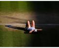 Bild: John Walton/PA Wire/dpa
Linda Noskova feiert den größten Erfolg ihrer Tennis-Karriere.