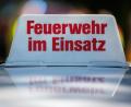 Bild: Daniel Karmann/dpa
Einsatzkräfte der Feuerwehr löschen die Brände. (Symbolbild)