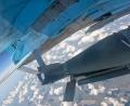 Bild: Uncredited/Rusian Defense Ministry Press Service/AP/dpa
Das russische Militär wirft die Gleitbomben vom Flugzeug aus ab. (Archivbild)
