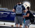 Bild: Christoph Reichwein/dpa
Es ist unklar, wann die Strecke wieder freigegeben wird.