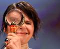 Bild: Šulová Kateøina/CTK/dpa
Die französische Schauspielerin Juliette Binoche erhielt einen Kristallglobus für ihr Lebenswerk.