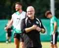 Bild: Daniel Löb/dpa
Heiko Vogel geht nach viel Zittern in der Relegation in seine zweite Saison mit der SpVgg Greuther Fürth. (Archivbild)