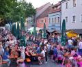 Bild: Georg Lang
Die vollbesetzte Partymeile auf dem Oberviechtacher Marktplatz zeigt den immensen Zuspruch, den das diesjährige Bürgerfest erlebte.