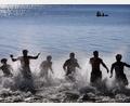 Bild: Karl-Josef Hildenbrand/dpa
In Bayern laden viele Seen in schöner Umgebung im Sommer zum Baden ein. (Archivbild)