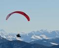 Bild: Tobias Hase/dpa
Gleitschirmfliegen ist besonders im Sommer ein beliebter Sport. (Symboldbild)