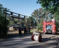 Bild: dvo/dpa
Die Feuerwehr überwachte das Gebiet .