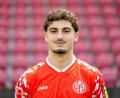 Bild: Torsten Silz/dpa
Verlässt Mainz und schließt sich Fürth an: Maxim Dal. (Archivbild)