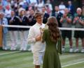 Bild: Kirsty Wigglesworth/AP/dpa
Jannik Sinner bekam die Trophäe von Prinzessin Kate überreicht.