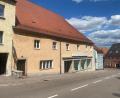Bild: Wilhelm Amann
Das ehemalige Neckermann-Haus in der Georgenstraße in Nabburg: Der Stadtrat macht den Weg frei für den Einbau von 16 Wohnungen.