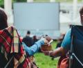 Symbolbild: phpetrunina14/Adobe Stock
Weiden bekommt in diesem Sommer ein Open-Air-Kino. Es findet vom 7. bis 16. August auf dem Sportgelände des VfB Weiden statt – mit Vorpremiere des neuen Eberhofer-Krimis "Steckerlfischfiasko" am 12. August.