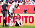 Bild: Tom Weller/dpa
Nico Schlotterbeck verletzte sich beim 2:1 gegen die Elfenbeinküste bei der WM (Archivbild)