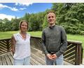 Bild: Claudia Völkl
Bürgermeister Martin Bauer freut sich, dass mit Jessica Thiel eine neue Pächterin für den Kiosk im Magdalenental gefunden wurde.