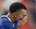 Bild: Wu Xiaoling/XinHua/dpa
Tief enttäuscht: Frankreichs Kylian Mbappé nach dem Halbfinal-Aus.