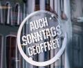 Bild: Jens Büttner/dpa
An Sonn- und Feiertagen müssen Geschäfte in der Regel geschlossen bleiben. In einigen Bundesländern gibt es bereits Sonderregelungen für Sonntagsöffnungen. (Symbolbild)