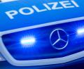 Bild: Jens Büttner/dpa
Polizisten nahmen den Mann später widerstandslos fest. (Symbolbild)