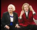 Bild: ----/Port au Prince Pictures/dpa
Hella von Sinnen und Thomas Gottschalk in einer Szene des Films in „Was haben wir gelacht“.