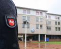 Bild: Julian Stratenschulte/dpa
Der Verdächtige hatte Hafturlaub von seinem Aufenthalt in der Jugendanstalt Hameln. (Archivbild)