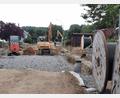 Bild: Gertraud Portner
Die Kreisstraße SAD 44 in Schönsee ist seit dem Frühjahr eine Baustelle. Die Vollsperrung samt Umleitung dauert noch bis Ende Oktober.