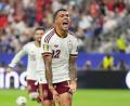 Bild: Ashley Landis/AP/dpa
Der Spanier Pedro Porro sorgte mit seinem Treffer zum 2:0 für die Entscheidung gegen Frankreich.