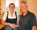 Bild: Fritz Dietl
Bürgermeisterin Beate Dietrich gratulierte Georg Ott zur Wiederwahl und freute sich auf die Zusammenarbeit in den nächsten sechs Jahren.