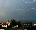 Symbolbild: wen
Der Deutsche Wetterdienst warnt vor schweren Gewittern in den Landkreisen Amberg-Sulzbach und Schwandorf.
