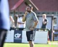 Bild: Hubert Ziegler
Was hat sich Thomas Roth (hier noch Coach von Germania Amberg) als neuer Trainer des FC Schmidgaden überlegt? Am Freitag beim Auftaktspiel beim SV Kemnath am Buchberg wird man es wissen.