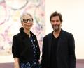 Bild: Daniel Löb/dpa
Der Schauspieler Keanu Reeves besichtigte die Ausstellung seiner Partnerin Alexandra Grant in Nürnberg.