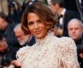 Bild: Joel C Ryan/Invision/dpa
Halle Berry spricht sich gegen die Erwartungen aus, sich beim Älterwerden zur Ruhe zu setzen. (Archivbild)