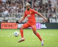 Bild: Christian Charisius/dpa
Wird erneut verliehen: Elias Saad vom FC Augsburg (Archivbild)