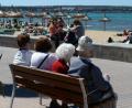 Bild: Jens Kalaene/dpa-Zentralbild/dpa
Nicht immer zieht es Menschen in Rente wie hier direkt nach Mallorca. Der Trend zur Frührente war zuletzt aber ungebrochen. (Archivfoto)