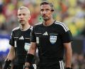 Bild: Adam Hunger/ AP/dpa
Slavko Vincic (r.) darf das WM-Finale leiten. (Archivbild)