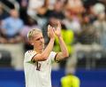 Bild: Ashley Landis/AP/dpa
Für ihn gibt es auch Applaus von allen Seiten: Ist Dani Olmo der meist unterschätzte Spieler dieser WM?
