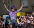 Bild: Mosa'ab Elshamy/AP/dpa
Der Schweizer Mauro Schmid gewann die 13. Etappe der Tour de France.