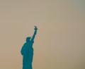 Bild: Ryan Murphy/FR172324 AP/AP/dpa
Dicke Rauchschwaden zogen durch die Millionenmetropole.