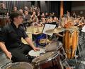 Bild: Raphael Haubelt
Das große Symphonieorchester, noch einmal unterstützt durch diesjährige Abiturienten, in Aktion beim großen Finale am Schmeller-Gymnasium in Nabburg.
