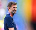 Bild: Tom Weller/dpa
Eine entscheidende Hürde weniger: Jürgen Klopp kann jetzt Bundestrainer werden. (Archivbild)