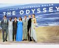 Bild: Scott A Garfitt/Invision/AP/dpa
Zur Besetzung des bildgewaltigen Kinospektakels von Christopher Nolan gehören Robert Pattinson, Lupita Nyong'o, Tom Holland, Anne Hathaway, Matt Damon, Charlize Theron und Zendaya. (Archivbild)