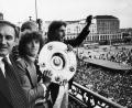 Bild: picture alliance / dpa
Kevin Keegan nach dem Gewinn der Meisterschaft mit dem HSV