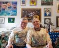 Bild: Peter Kneffel/dpa
„Sie ist schuldig“ stammt vom Erfolgsduo Elmar Wohlrath und Iny Klocke, das unter mehreren Pseudonymen schreibt. (Archivbild)