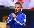 Bild: Tom Weller/dpa
Robbie Williams sang vor dem Finale.