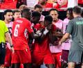 Bild: Tom Weller/dpa
Der Schweizer Breel Embolo (M) weinte nach seiner Roten Karte im WM-Spiel gegen Argentinien hemmungslos. (Archivbild)